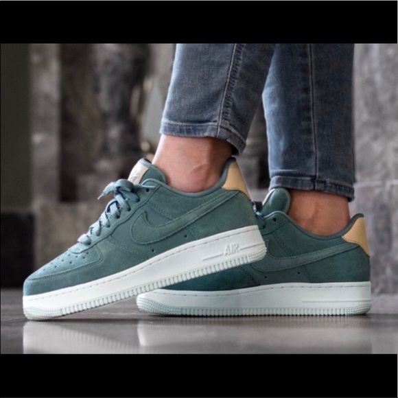 nike olive green air force 1